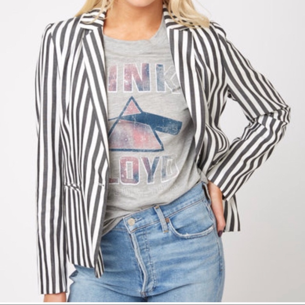 Cupcakes and Cashmere Winston Striped Blazer